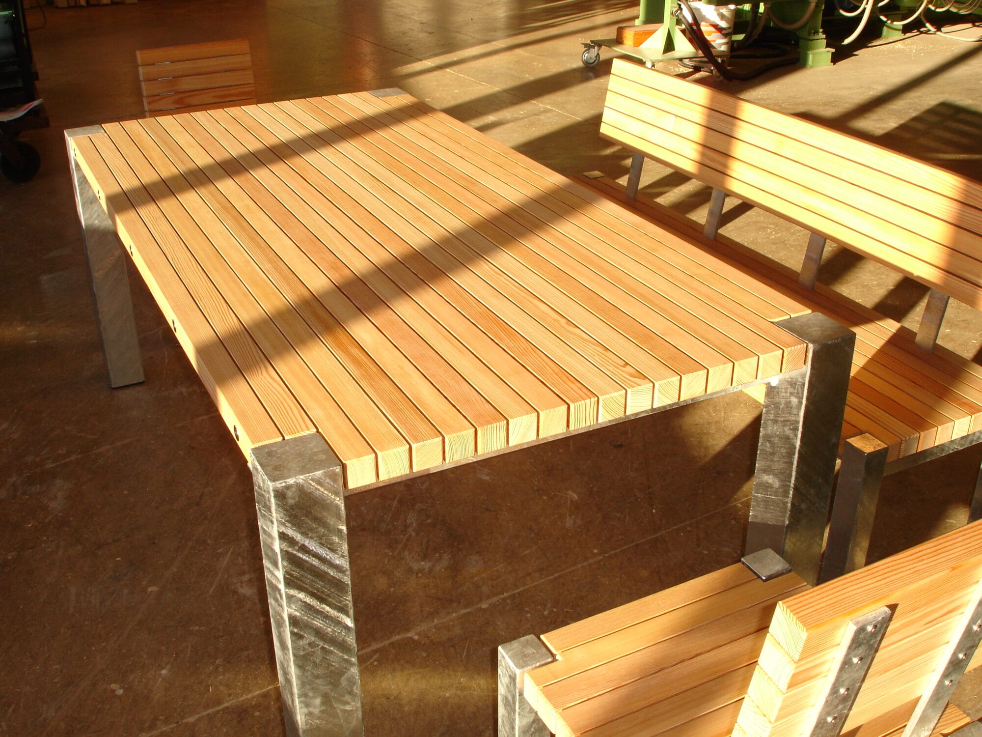 Tisch Bank und Stuhl Lärchenholz